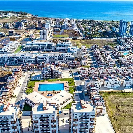 Royal Sun Sitesi ,2 Yatak Odali Deniz Manzarali Daire,iskele Longbeach *