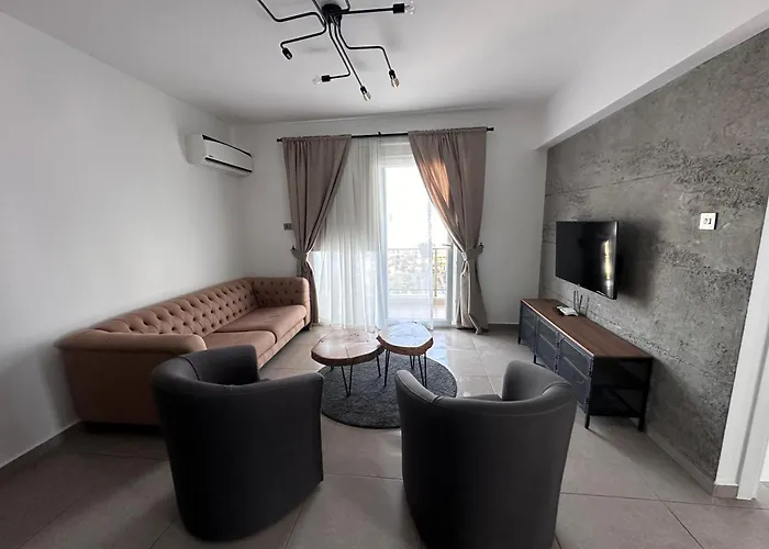 Royal Sun Sitesi ,2 Yatak Odali Deniz Manzarali Daire,iskele Longbeach *