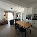 Royal Sun Sitesi ,2 Yatak Odali Deniz Manzarali Daire,iskele Longbeach *
