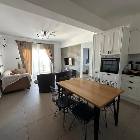 Royal Sun Sitesi ,2 Yatak Odali Deniz Manzarali Daire,iskele Longbeach *