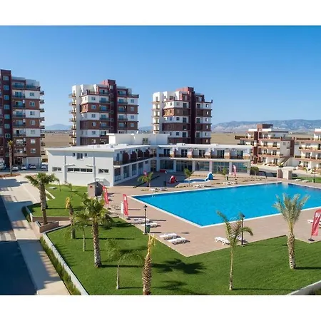 Royal Sun Sitesi ,2 Yatak Odalı Deniz Manzaralı Daire,ıskele Longbeach * Iskele District (Northern Cyprus)