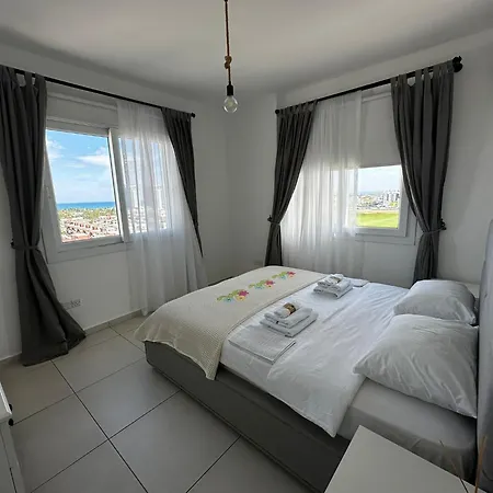 Royal Sun Sitesi ,2 Yatak Odalı Deniz Manzaralı Daire,ıskele Longbeach Daire *