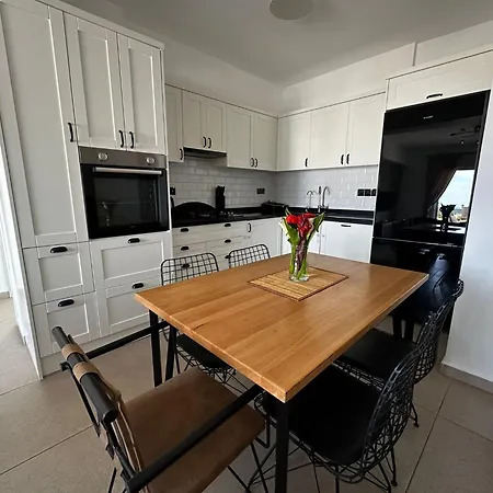 Royal Sun Sitesi ,2 Yatak Odalı Deniz Manzaralı Daire,ıskele Longbeach Daire *