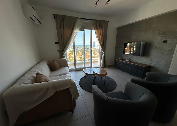 Royal Sun Sitesi ,2 Yatak Odali Deniz Manzarali Daire,iskele Longbeach *