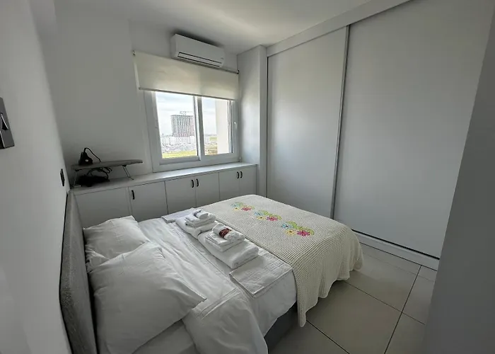 Royal Sun Sitesi ,2 Yatak Odali Deniz Manzarali Daire,iskele Longbeach Апартаменты