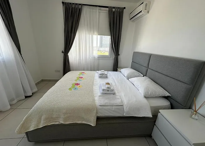 Royal Sun Sitesi ,2 Yatak Odali Deniz Manzarali Daire,iskele Longbeach Апартаменты