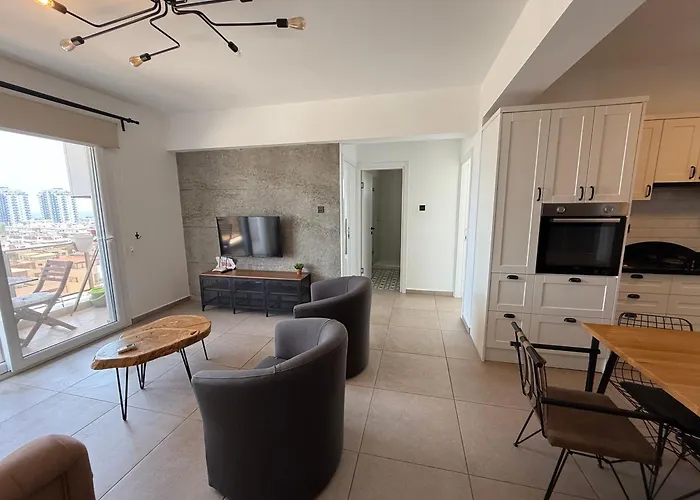 Royal Sun Sitesi ,2 Yatak Odali Deniz Manzarali Daire,iskele Longbeach Apartament *